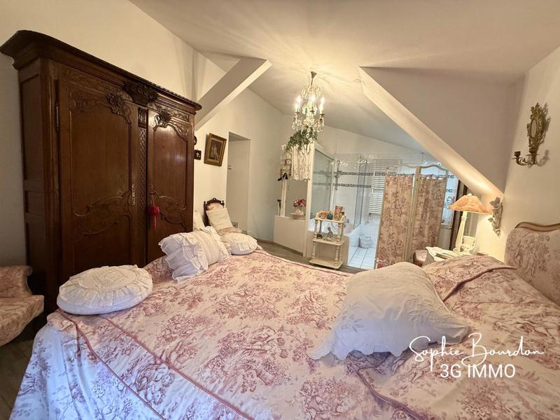 Demeure - 415 m² - 11 pièces