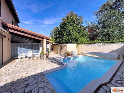 Maison - 157 m² - 5 pièces