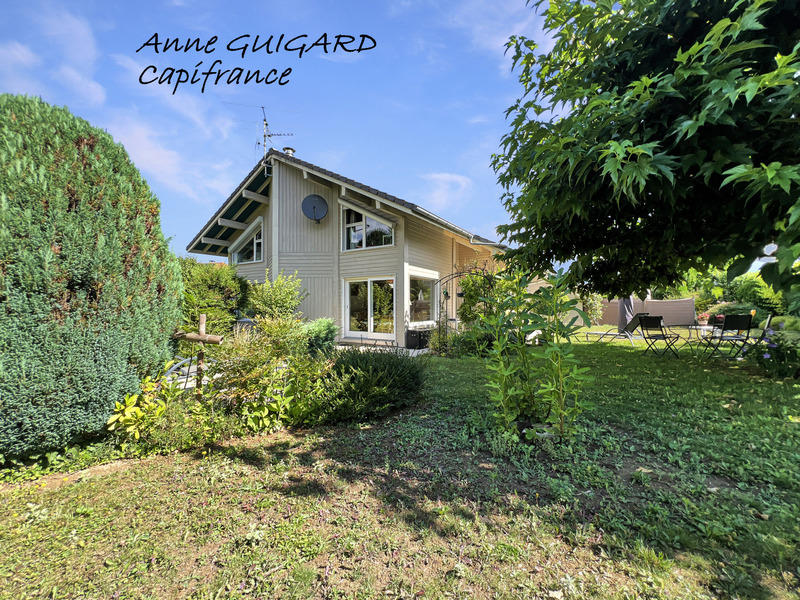 Maison - 232 m² - 7 pièces