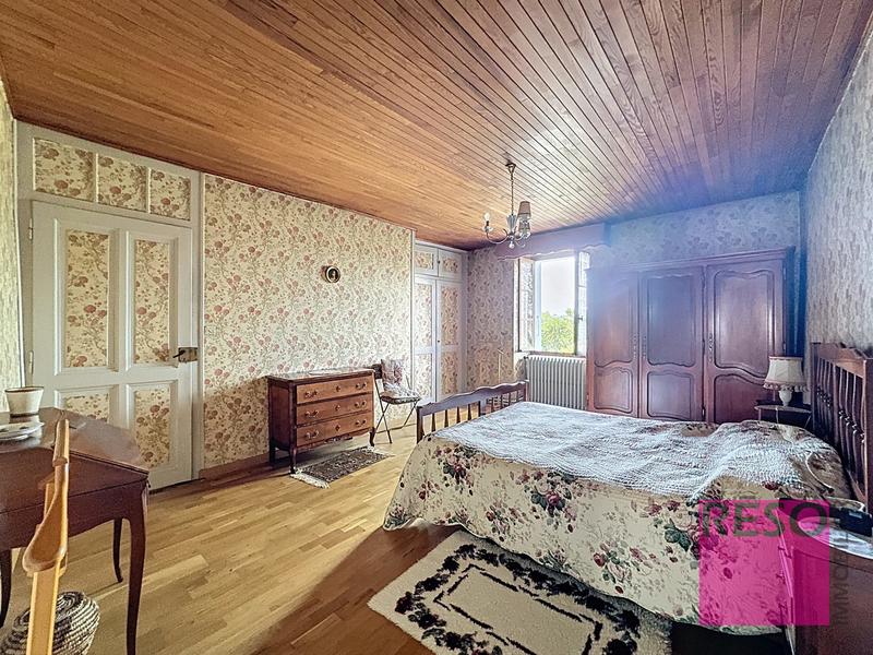 Maison - 290 m² - 10 pièces