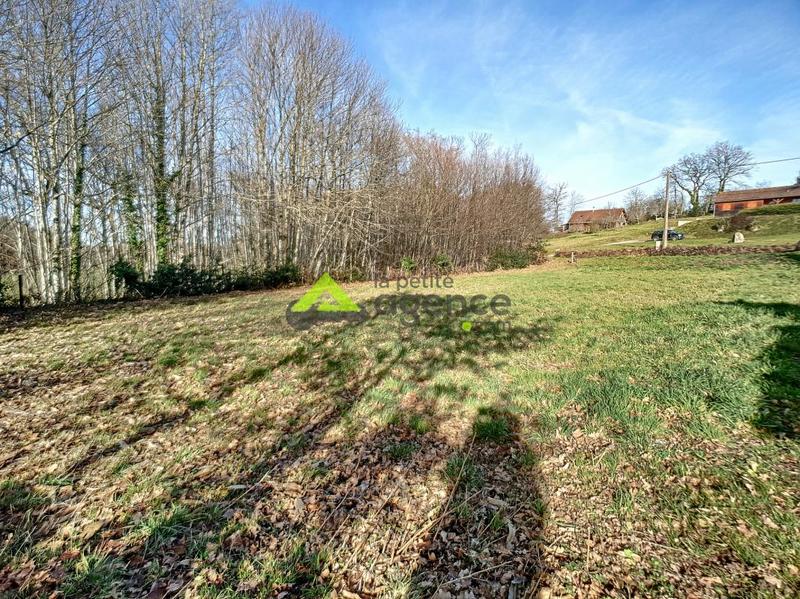 Terrain constructible - 1 100 m²