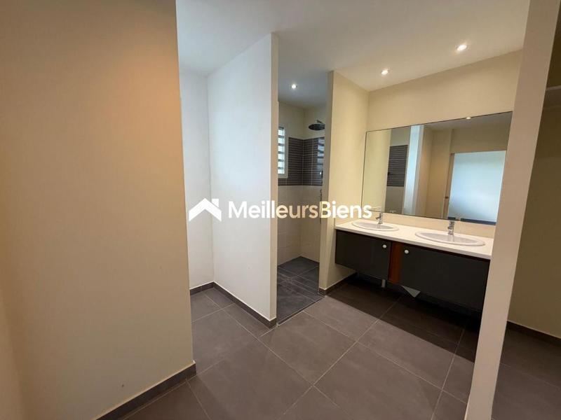 Maison - 170 m² - 5 pièces