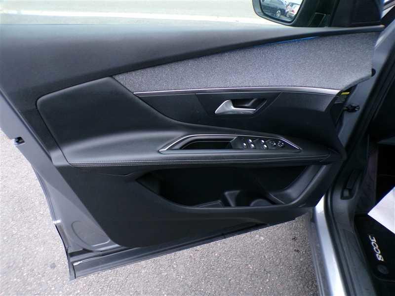 Peugeot 3008 II 1.5 BlueHDi 130 s&amp;S Allure