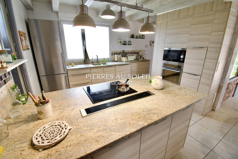 Propriété - 227 m² - 8 pièces