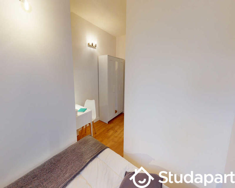 Chambre - 150 m² - 1 pièce