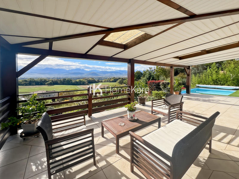 Maison - 180 m² - 7 pièces