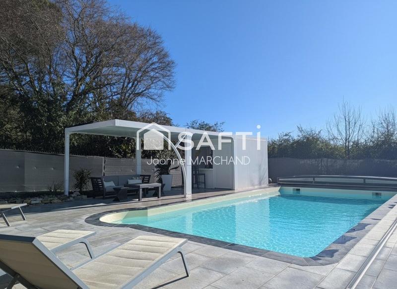 Villa - 264 m² - 9 pièces