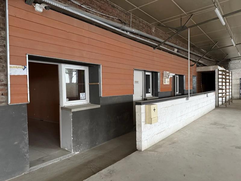 Bureau - 651 m² - 4 pièces