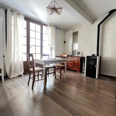 Maison de village - 80 m² - 4 pièces