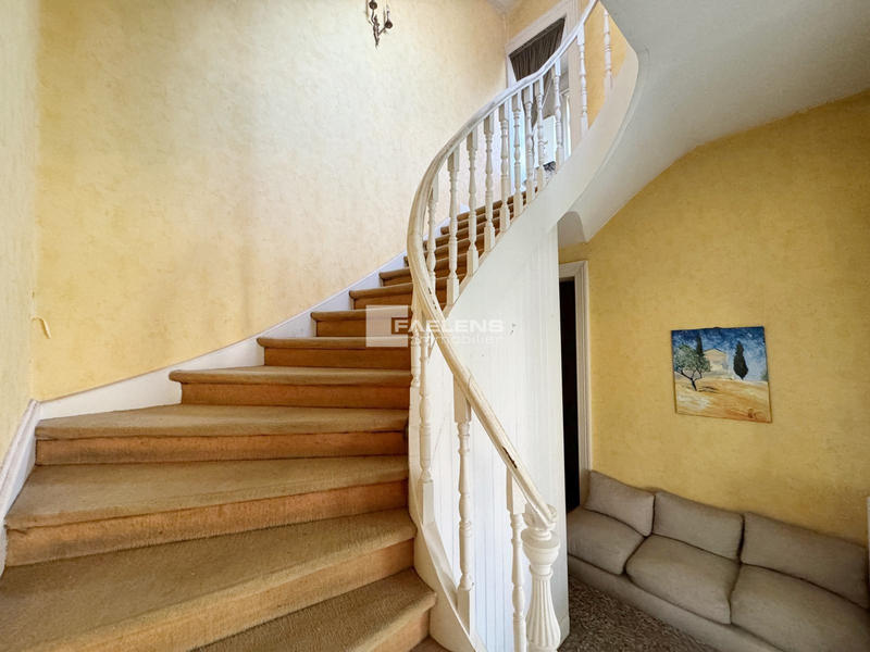 Maison - 346 m² - 7 pièces