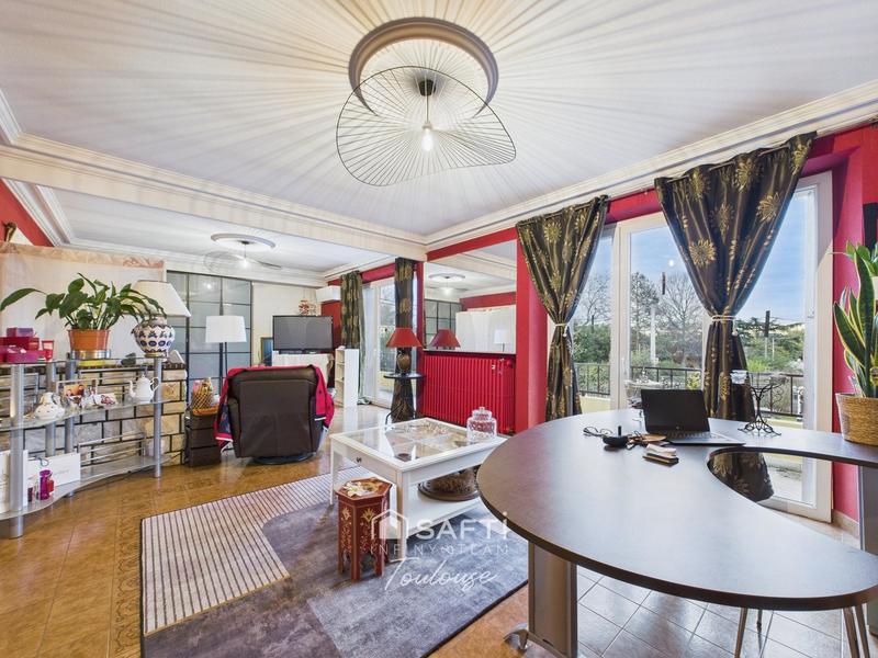 Maison - 274 m² - 8 pièces