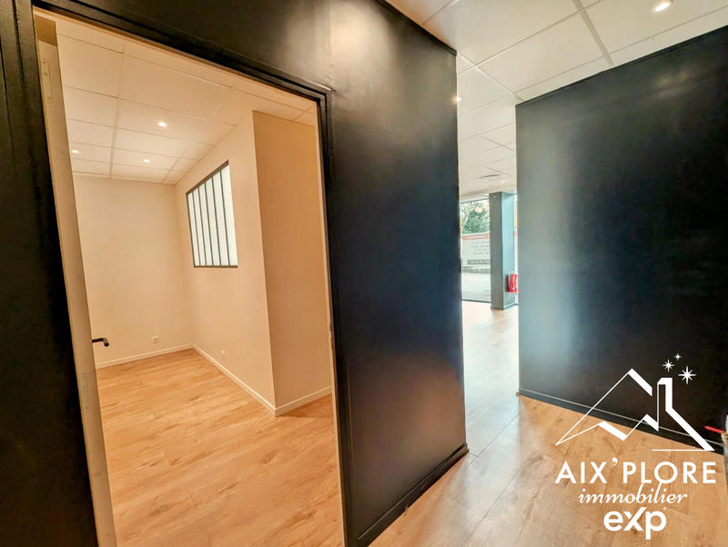 Local d'activités - 81 m²