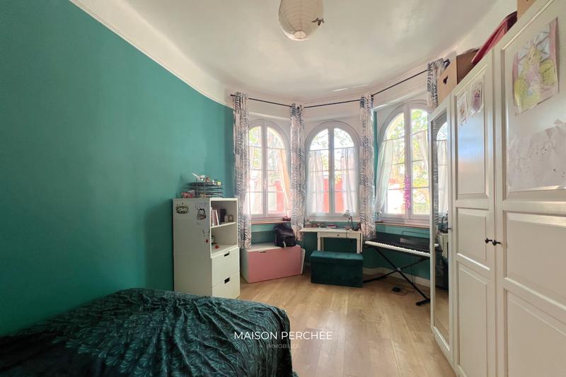 Maison - 268 m² - 8 pièces