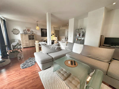 Appartement - 85 m² - 3 pièces