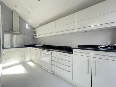 Maison - 210 m² - 6 pièces