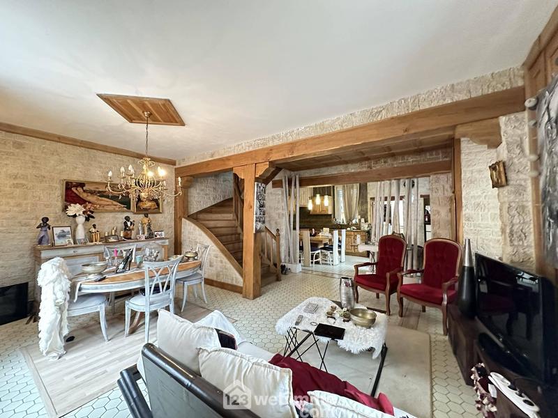 Maison - 196 m² - 8 pièces