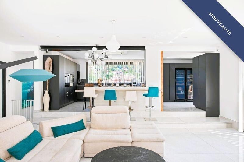 Propriété - 270 m² - 6 pièces