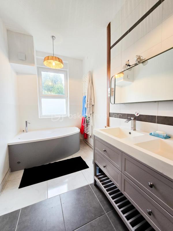 Appartement - 100 m² - 4 pièces