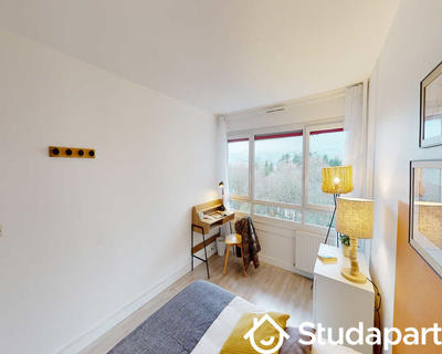 Chambre - 90 m² - 1 pièce