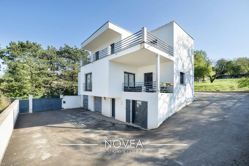 Maison contemporaine - 177 m² - 6 pièces