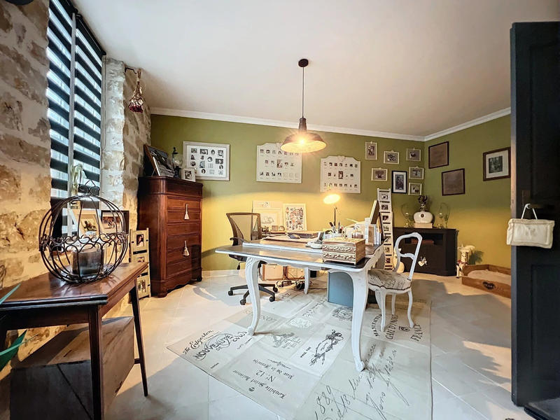 Maison - 285 m² - 8 pièces