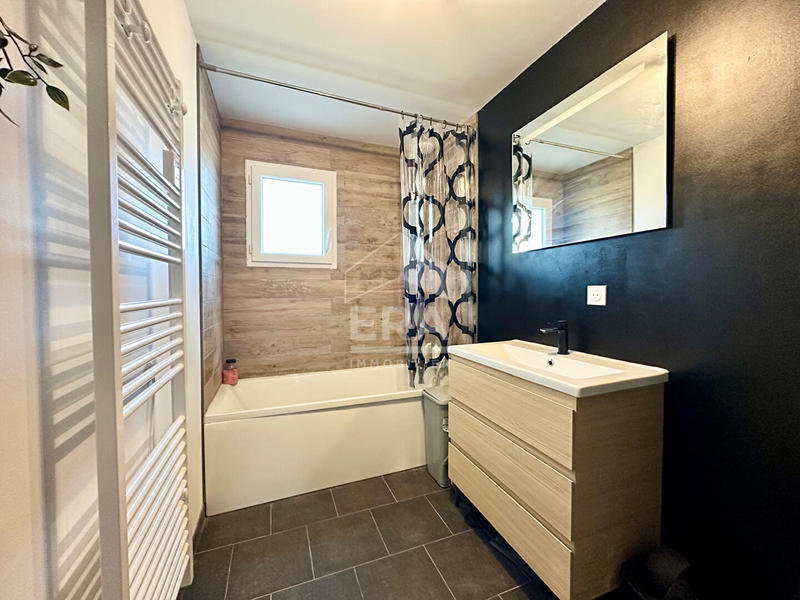 Maison - 84 m² - 4 pièces