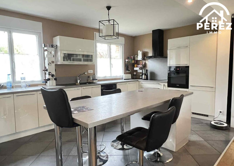 Maison - 120 m² - 5 pièces