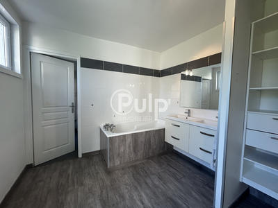 Maison - 121 m² - 5 pièces