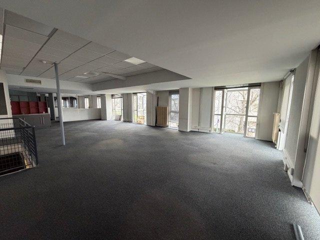 Bureau - 428 m²