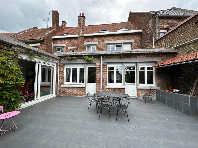 Maison de ville - 249 m² - 7 pièces