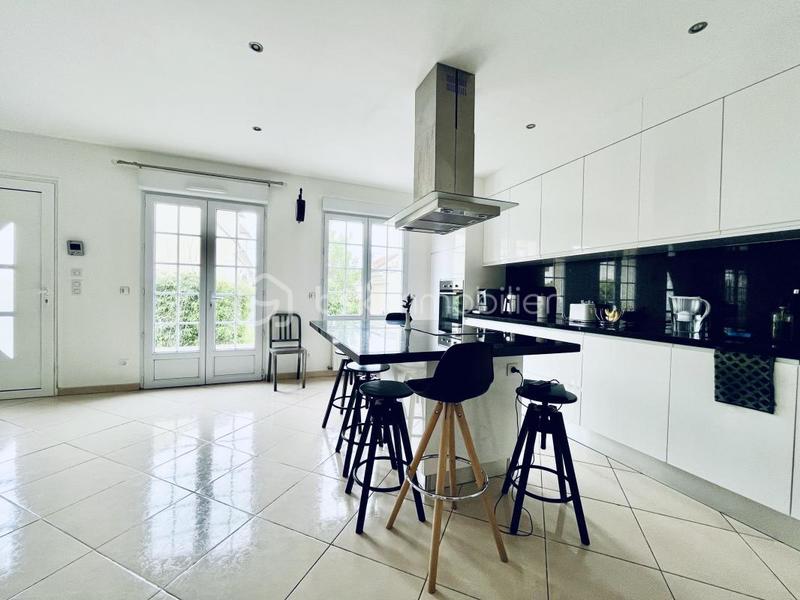 Maison - 190 m² - 11 pièces