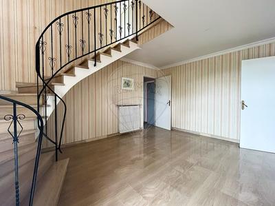 Maison - 175 m² - 7 pièces