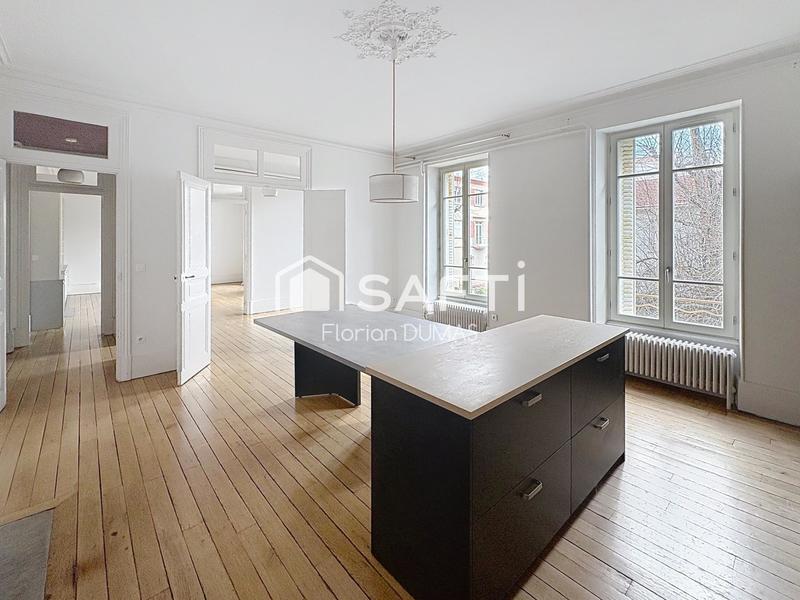 Appartement - 198 m² - 5 pièces