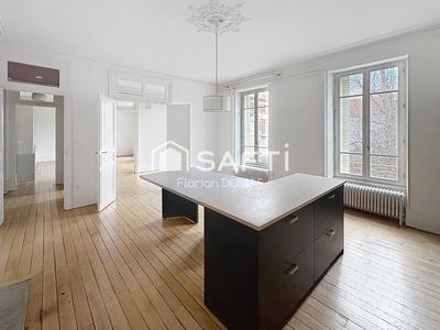 Appartement - 198 m² - 5 pièces