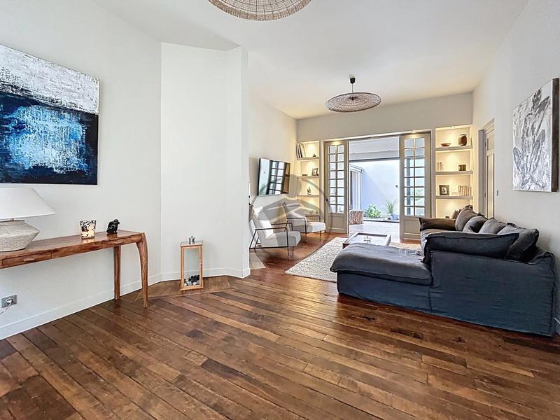 Maison - 185 m² - 7 pièces