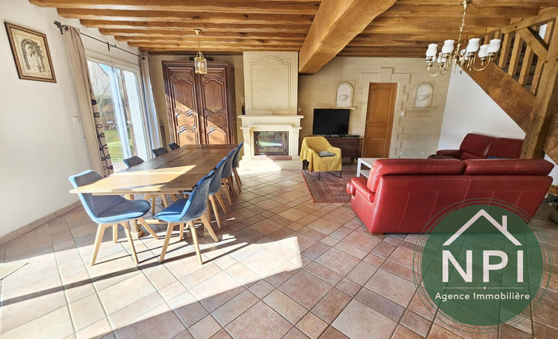 Maison - 280 m² - 9 pièces