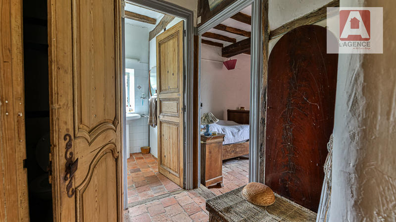 Maison - 240 m² - 6 pièces