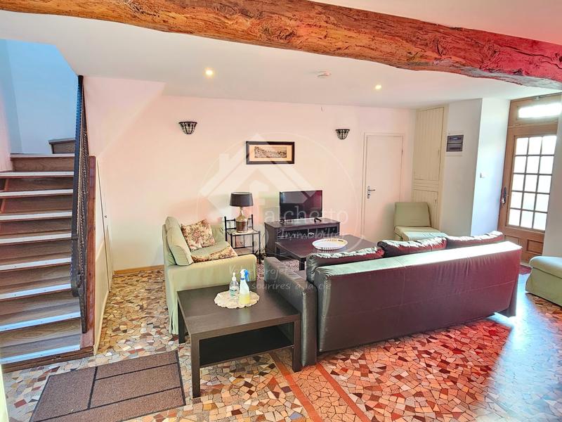 Propriété - 230 m² - 12 pièces