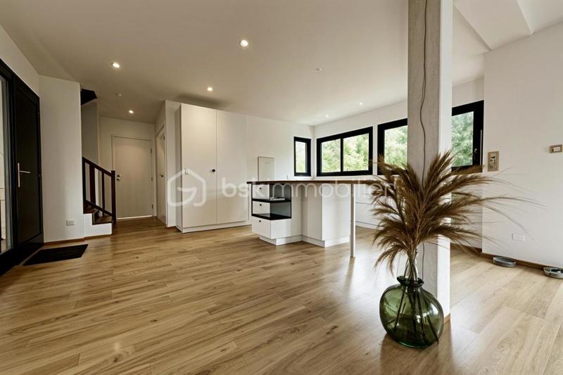 Maison - 144 m² - 7 pièces