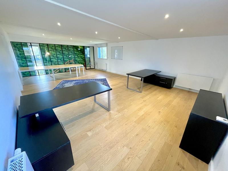 Local d'activités - 286 m²