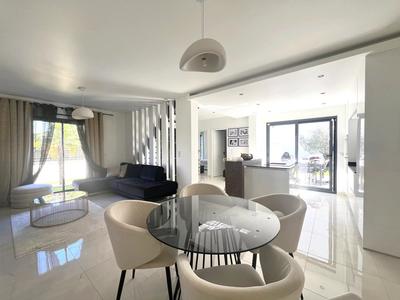 Maison - 98 m² - 5 pièces