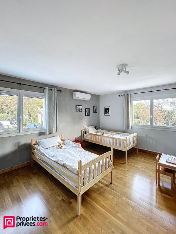 Villa - 213 m² - 6 pièces