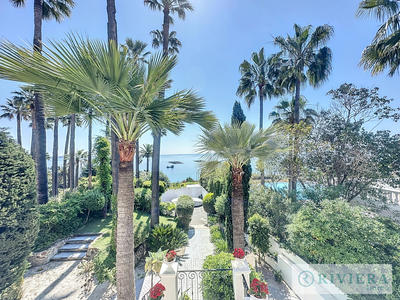 Villa - 221 m² - 6 pièces