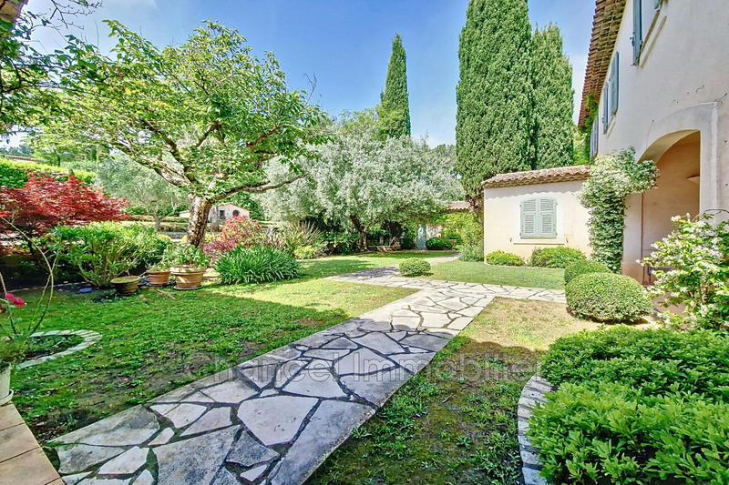 Villa - 240 m² - 5 pièces