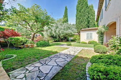 Villa - 240 m² - 5 pièces