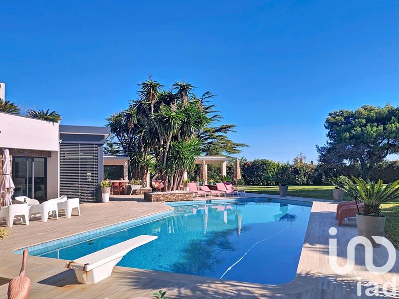 Maison - 350 m² - 7 pièces