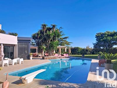 Maison - 350 m² - 7 pièces