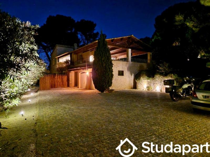 Appartement - 75 m² - 3 pièces