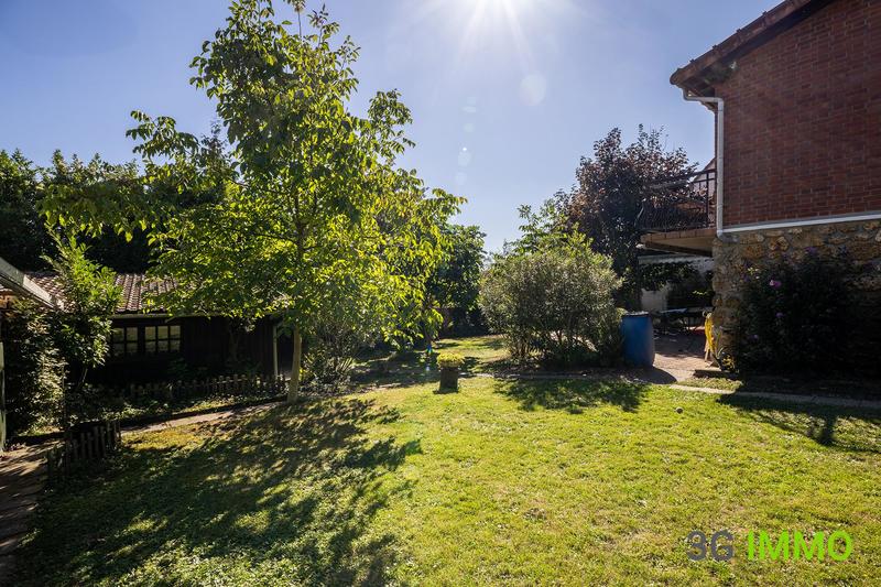 Maison traditionnelle - 140 m² - 7 pièces