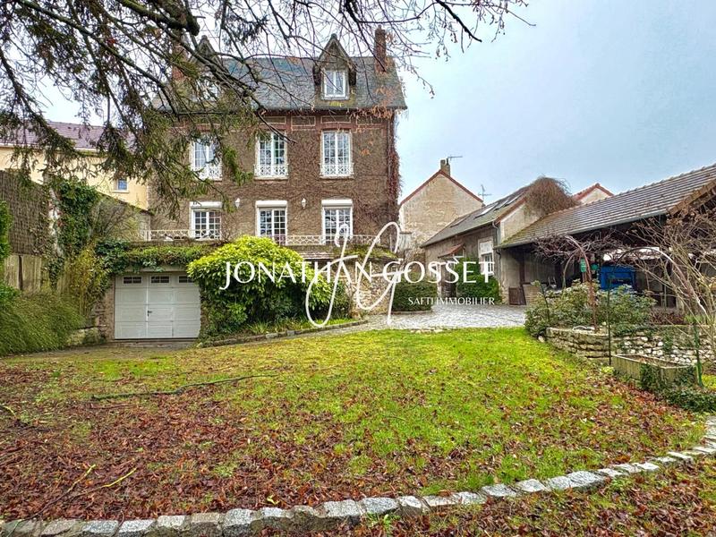 Maison - 247 m² - 10 pièces